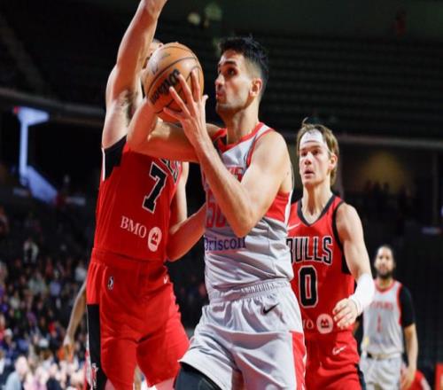 新疆队受重,阿不都沙拉,木和趙睿权,奇异果体育平台,奇异果体育官方网站,奇异果体育登录入口,奇异果体育app下载