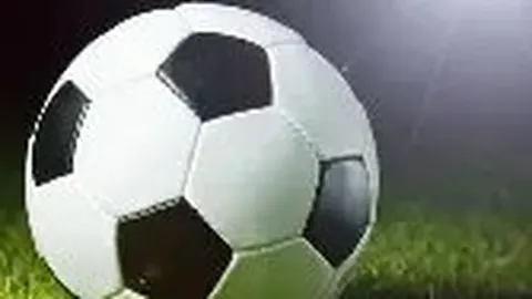 李湘王岳伦共庆女儿王诗龄生日，温馨家庭欢乐时光